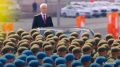 Андрей Белоусов принимает парад Победы в строгом костюме