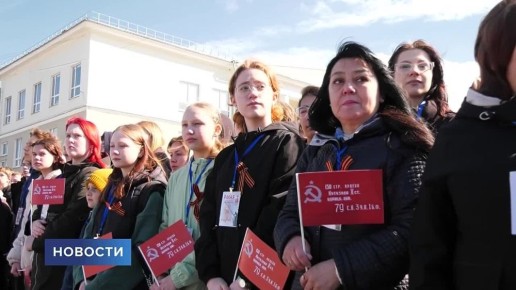 Юбилейный парад, посвященный 80-летию победы в Великой Отечественной Войне прошел на центральной площади Пскова