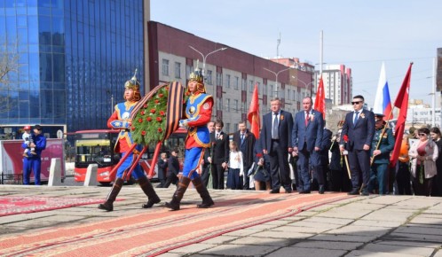 10 мая в рамках памятных мероприятий по случаю 80-летия Победы в Великой Отечественной войне в г. Улан-Баторе состоялась церемония возложения венков к памятнику авиаэскадрилье «Монгольский арат»