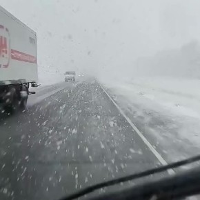 Новосибирск завалило снегом