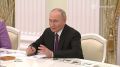 Путин принял в Кремле председателя Национального собрания парламента Таджикистана и мэра Душанбе Рустама Эмомали