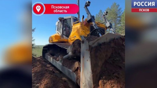 Новые бульдозеры, полученные по программе повышения надежности электроснабжения, уже работают на линии электропередачи