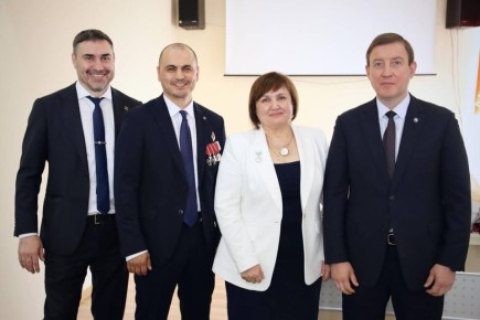 Турчак представил нового главврача Республиканской больницы Алтая