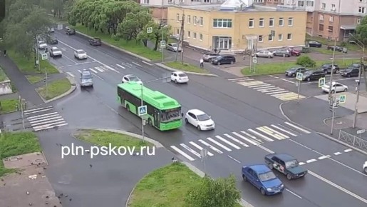 Классика псковского ДТП. Сюжет «Кто не сможет оттормозиться»?