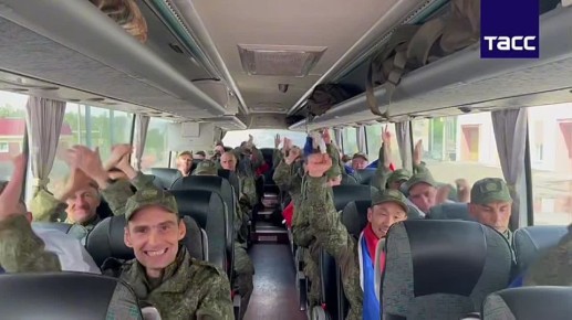 Так 12 июня Россия возвращала своих героев из украинского плена
