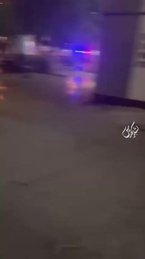 Одно из пораженных зданий в Тель-Авиве