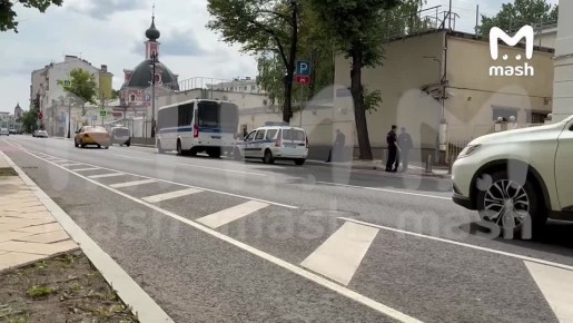 У израильского посольства в Москве выставили усиленные меры безопасности