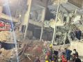 Поврежденная многоэтажка в Тегеране и поврежденная многоэтажка в Тель-Авиве