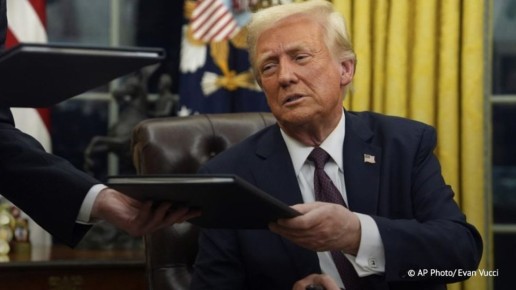 Трамп поручил представителям своей администрации попытаться как можно скорее встретиться с иранскими чиновниками, сообщает CNN