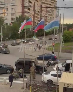 Тем временем в Екатеринбурге силовики задержали главу азербайджанской диаспоры на Урале Шыхлинского