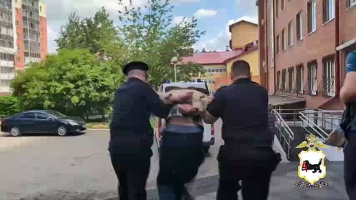«Хотел убить врача»: иркутское МВД опубликовало кадры с задержанным за нападение с ножом и газовым баллончиком на медперсонал в больнице