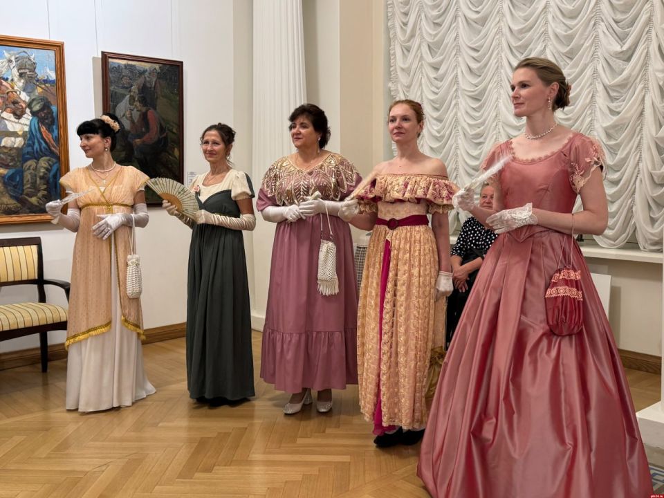 Первые экскурсии стартовали для гостей «Ночи искусств» в Псковском музее