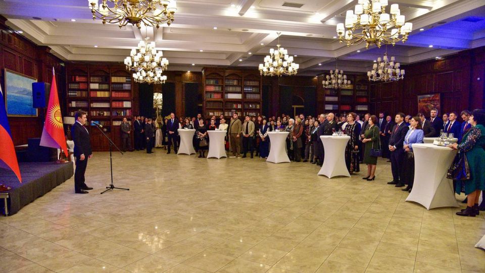 Торжественный приём по случаю Дня народного единства состоялся в Бишкеке