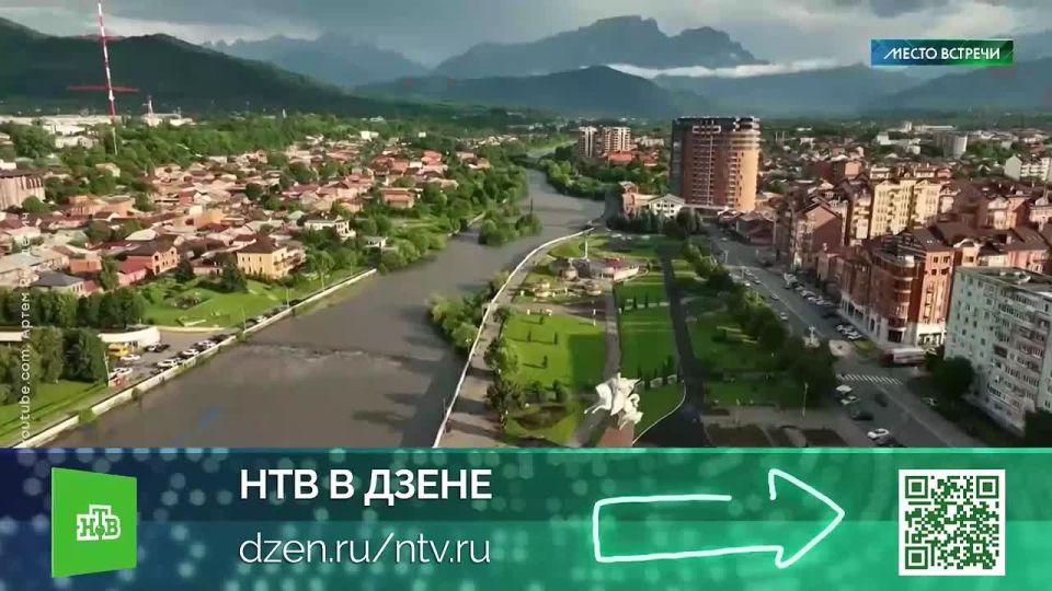 Простые россияне не отстают от знаменитостей в выборе нарядов: кислотные шубы, лосины с мордами котов и, конечно, леопардовый принт