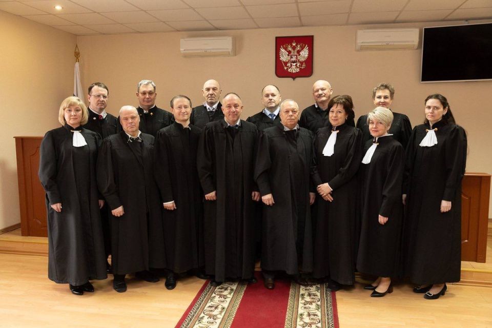 Михаил Ведерников: Поздравляю судей, сотрудников судов и ветеранов судебной системы Псковской области с профессиональным праздником!