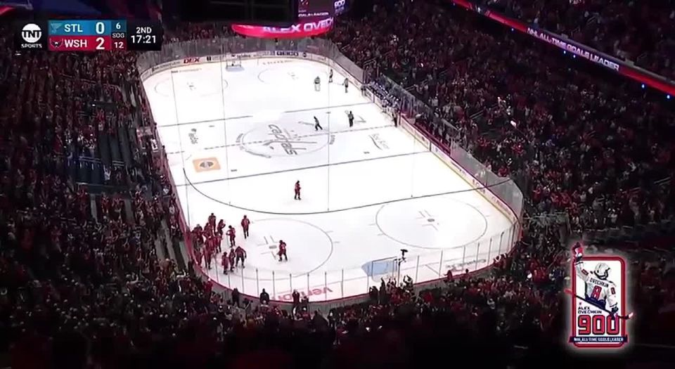 Александр Овечкин первым в истории забросил 900 шайб в регулярных чемпионатах НХЛ