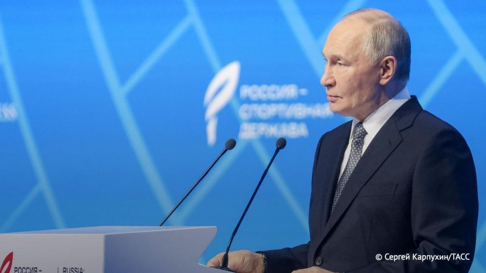 Путин поручил кабмину, ФМБА и регионам заняться стратегией развития спорта в РФ до 2030 года