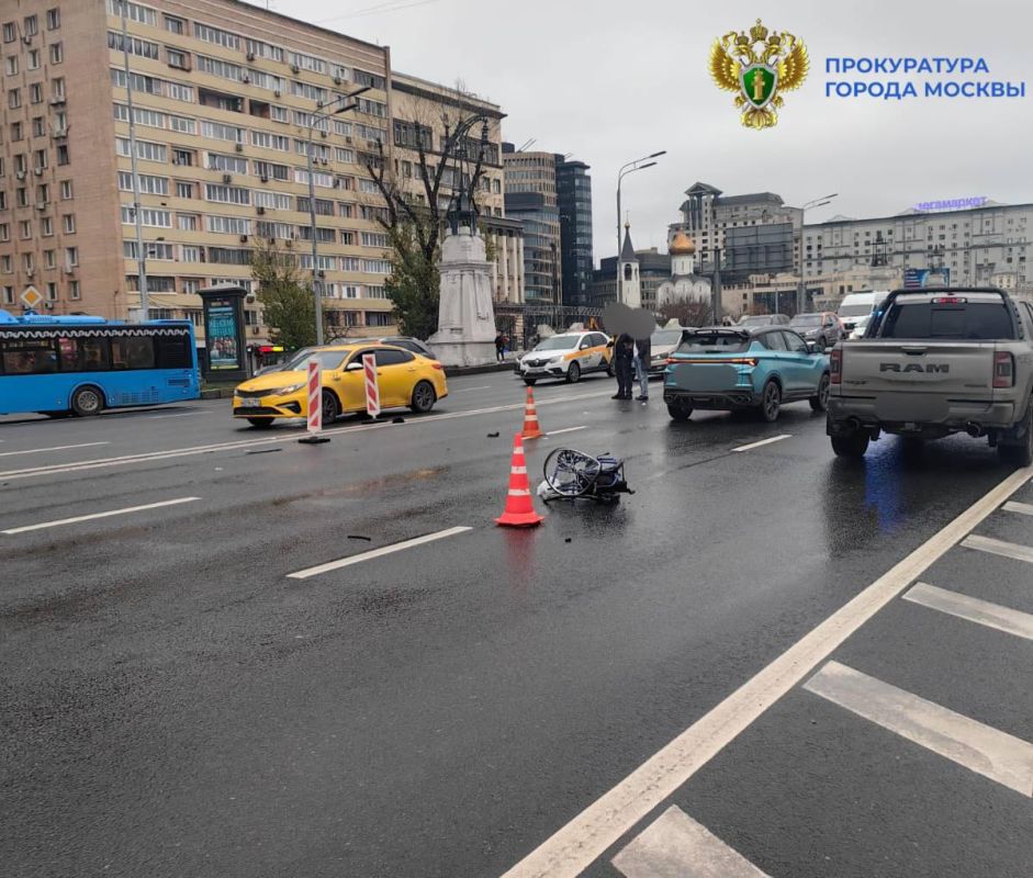 Инвалида-колясочника насмерть сбили на Ленинградском проспекте в Москве