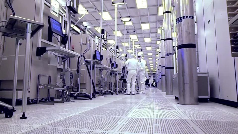 Intel за считанные недели уволила 20 тыс