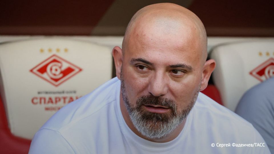 Серб Деян Станкович покинул пост главного тренера московского футбольного клуба "Спартак", следует из релиза