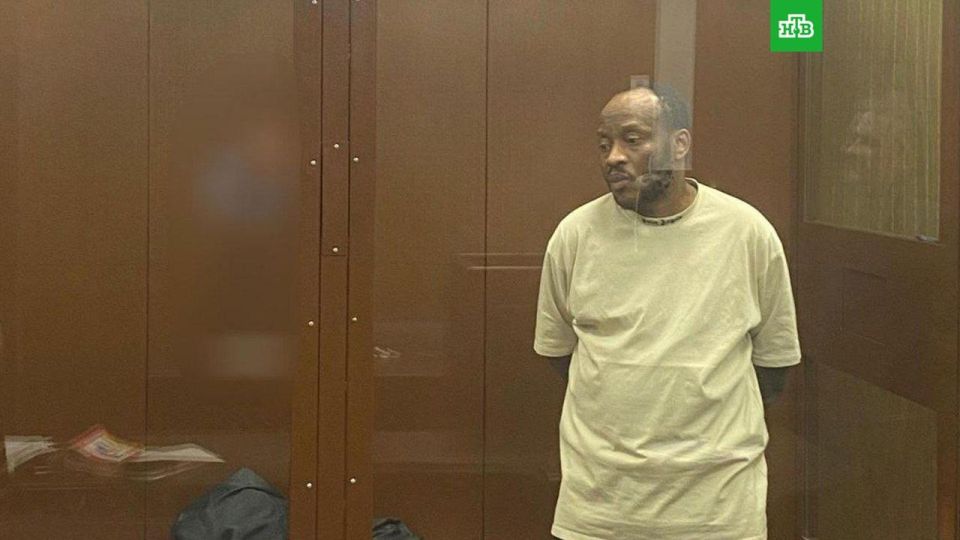 Камерунца, который «превращал» рубли в доллары и евро, отправили в колонию на три года