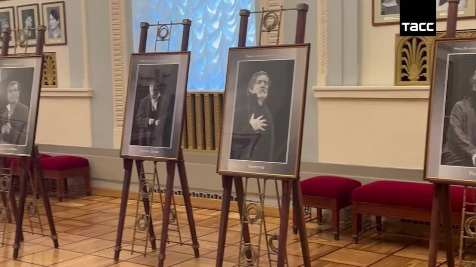 В Театре Вахтангова простились с народным артистом РФ Владимиром Симоновым