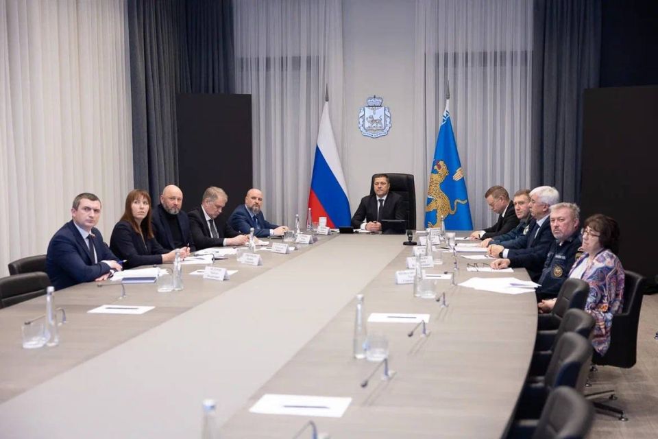Михаил Ведерников: Принял участие в заседании окружной Комиссии по предупреждению и ликвидации чрезвычайных ситуаций, которое провёл Полномочный представитель Президента в СЗФО Игорь РУДЕНЯ