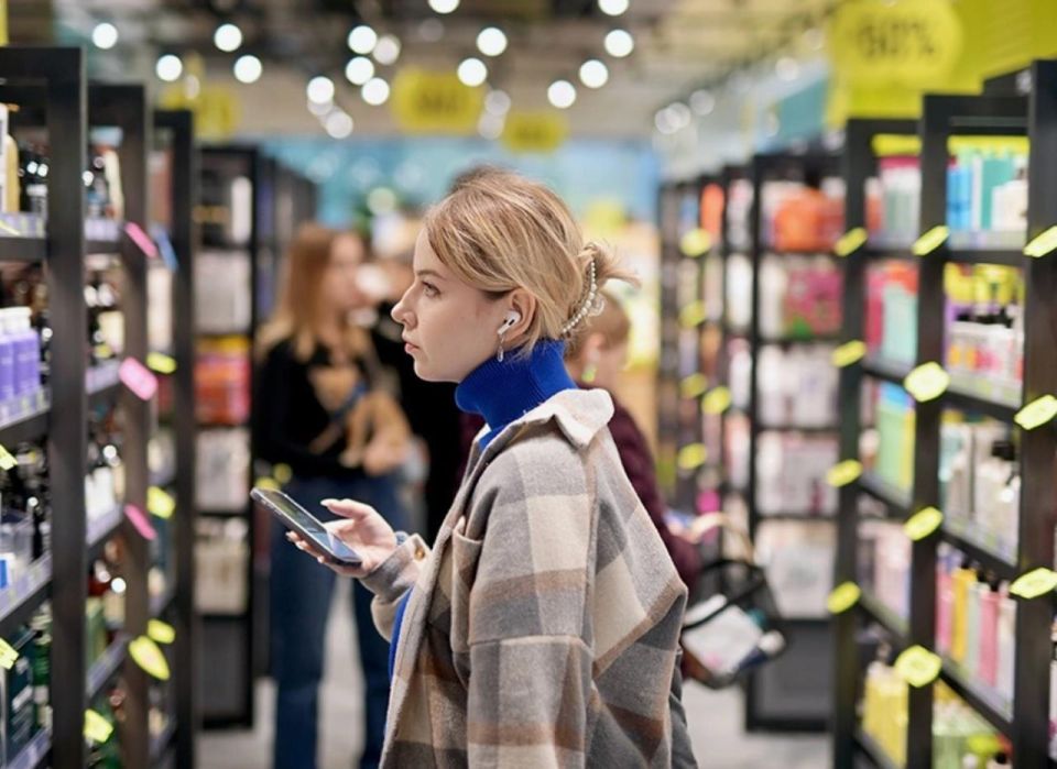 Armani, Calvin Klein и Amazon: сотни брендов рискуют потерять товарные знаки в России