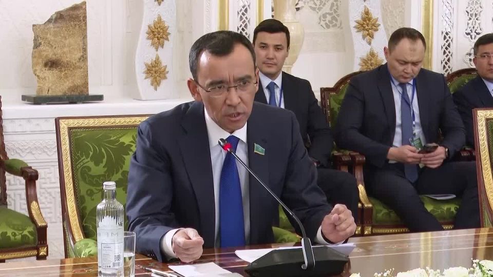 Председатель Совета Федерации Валентина Матвиенко и Председатель Сената Парламента Республики Казахстан Маулен Ашимбаев провели встречу «на полях» осенней сессии МПА СНГ