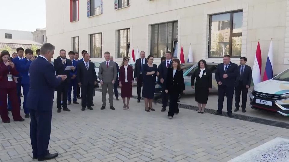 Валентина Матвиенко в Душанбе открыла церемонию передачи автомобилей российского производства представителям российско-таджикистанских образовательных учреждений