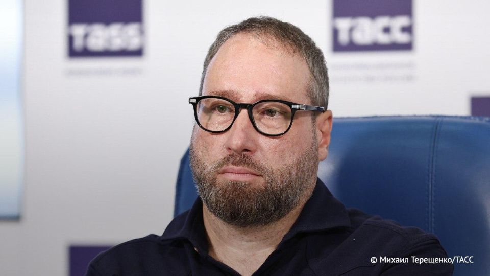 Россияне не должны будут выплачивать штрафы за авторизацию через иностранные сервисы, заявил депутат Антон Горелкин: