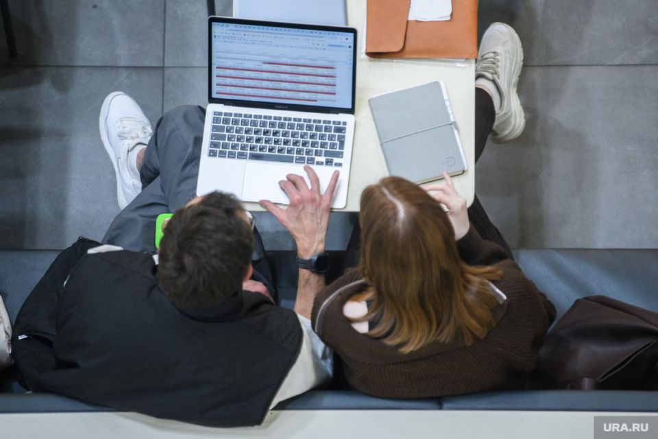 Коуч и спа-менеджер: обновленный классификатор профессий и должностей заработает в 2026 году в связи с появлением новых специальностей, сообщил глава комитета Госдумы по труду, соцполитике и делам ветеранов Ярослав Нилов