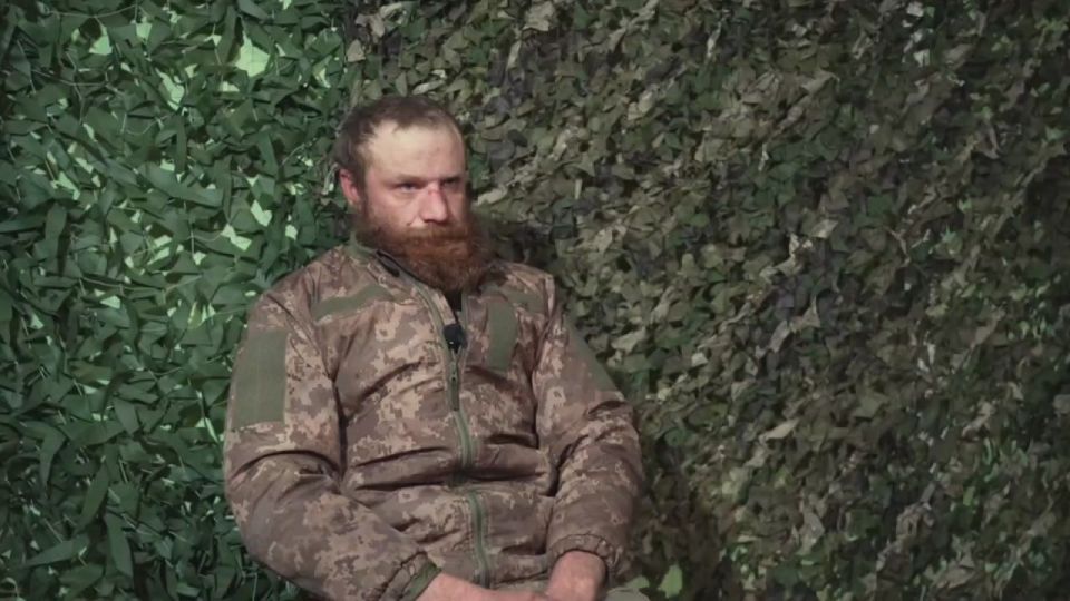 Евгений Поддубный: Разговор с пленным. Военнослужащий 32 отдельной механизированной бригады ВСУ Вадим Закусило сдался в плен бойцам группировки войск "Центр" в ходе боев по освобождению Красноармейска