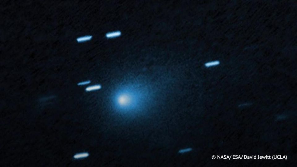 Космический объект 3I/ATLAS не разрушился вблизи Солнца, что говорит о его искусственном происхождении, заявил астрофизик Ави Леб