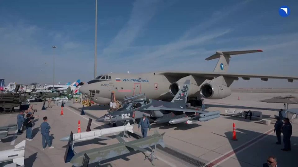 Первый день работы выставки Dubai Airshow 2025