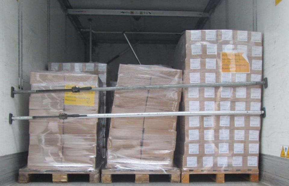 Управление Россельхознадзора по Псковской области запретило ввоз 10,5 тонн твердого сыра, следовавшего из Швейцарии в Санкт-Петербург