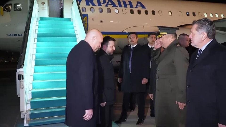 Юрий Котенок: Зеленский прибыл в Турцию. Умеров — среди встречающих