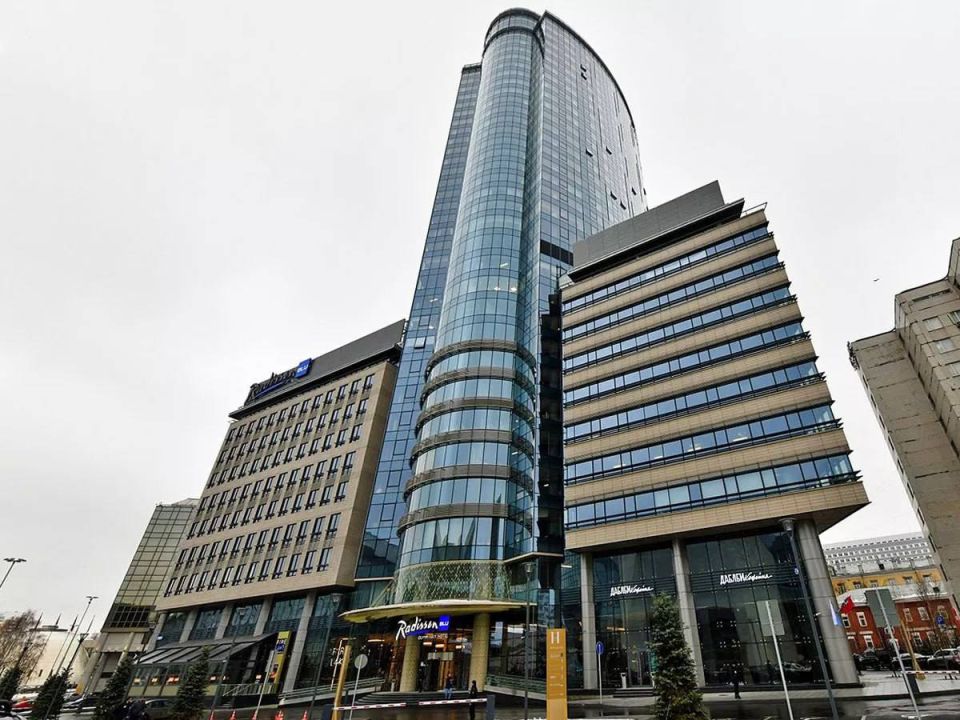 Пожар в отеле Radisson Blue Олимпийский в Москве — эвакуировали 400 человек
