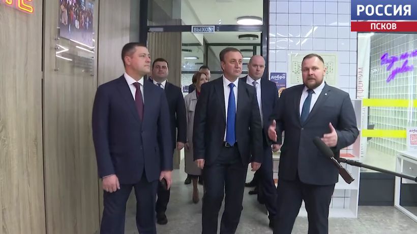 Делегация из Абхазии во главе с премьер-министром Владимиром Делбой посетила Дом молодежи