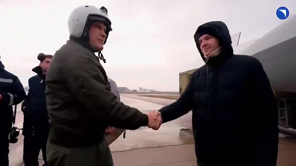 Су-57 на выставке в Абу-Даби