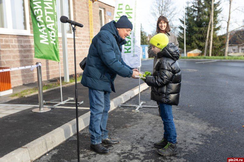 Статус «самого юного новосела» и символический ключ от своего нового дома получил Демид Перваков, пришедший 14 ноября вместе с родителями на торжественную церемонию передачи собственникам ключей от квартир в ЖК «Пушкин»