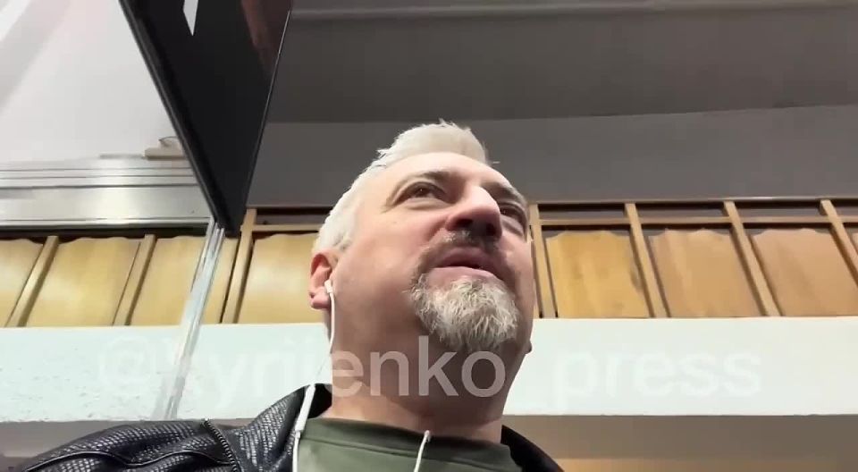 Юрий Котенок: Бандеровские паблики, которые накануне верещали по поводу "удара по жилым домам" в Тернополе, в итоге не только признали, что летело по военному объекту, но и нашли крайнего