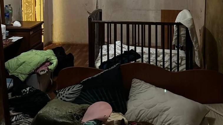 Жуткая история из Петербурга: отец нашел тело своей трехмесячной дочери в сумке, которая лежала под кроватью