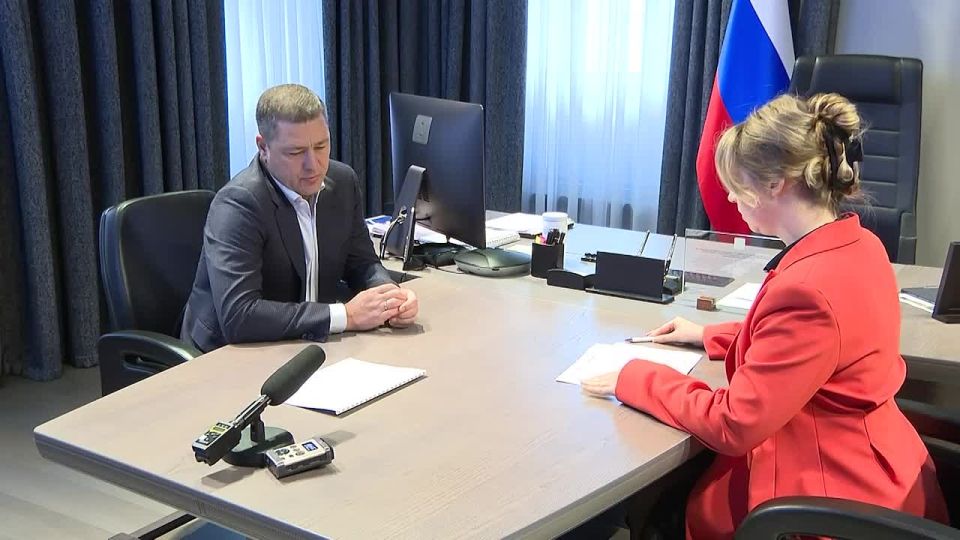 Михаил Ведерников: О динамике трудоустройства в области доложила на рабочей встрече руководитель регионального Министерства труда и занятости Алёна ТРУНОВА