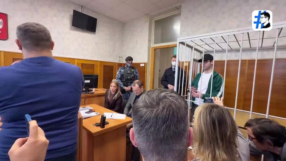 Сегодня Андрей Карпов явился на заседание суда по делу Дениса Аллаярова — и не смог дать ключевые показания