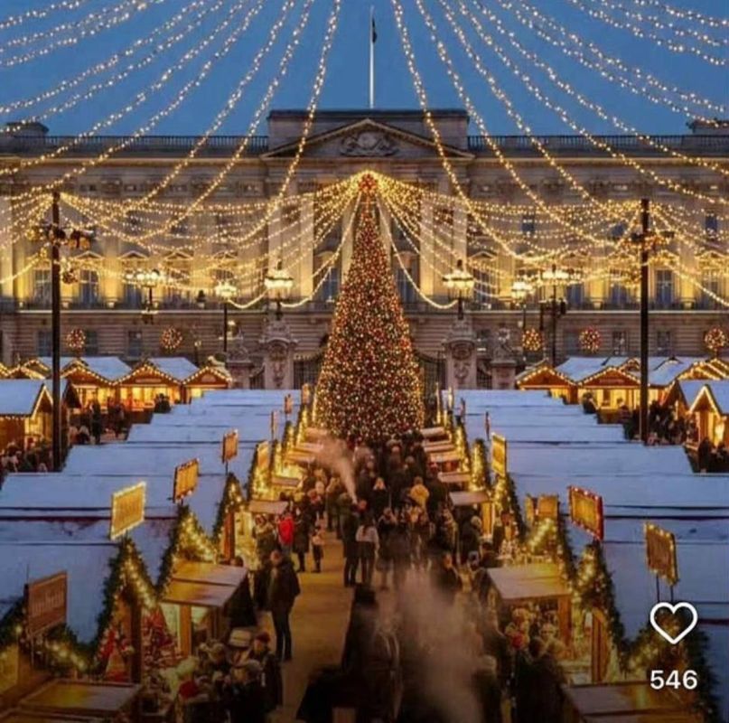 Ожидание и реальность. Туристы приехали к Букингемскому дворцу, чтобы посетить «первую в истории» рождественскую ярмарку, которую активно рекламировали в соцсетях, и… не обнаружили ничего