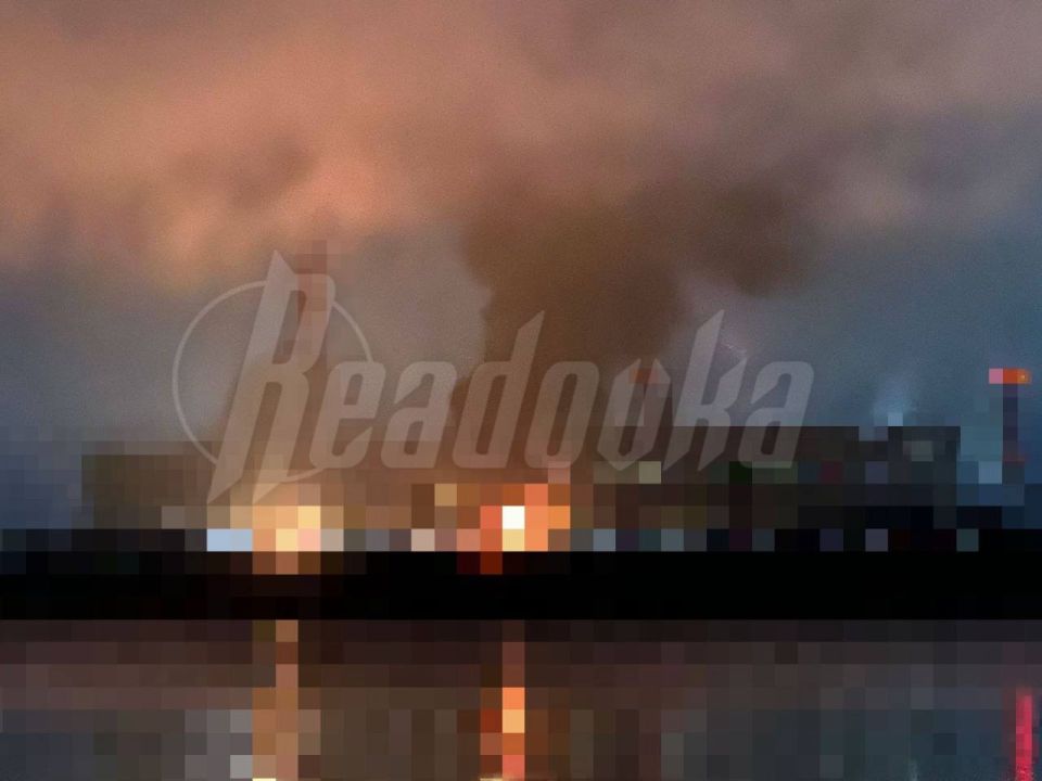 Крупный пожар разгорелся на подмосковной ГРЭС после нескольких взрывов Крупный пожар разгорелся на подмосковной ГРЭС после нескольких взрывов