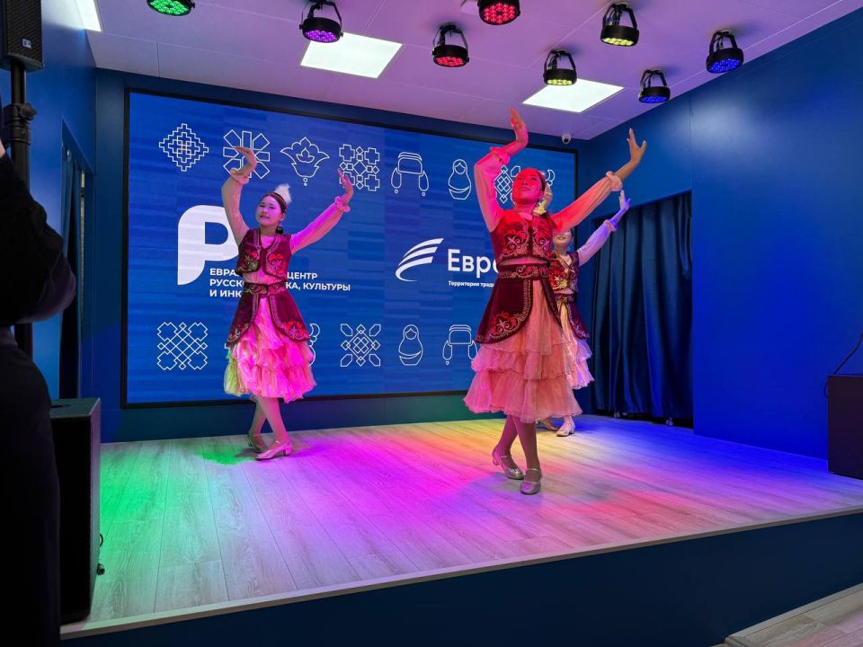 Мария Захарова: С горячим приветом из Бишкека!