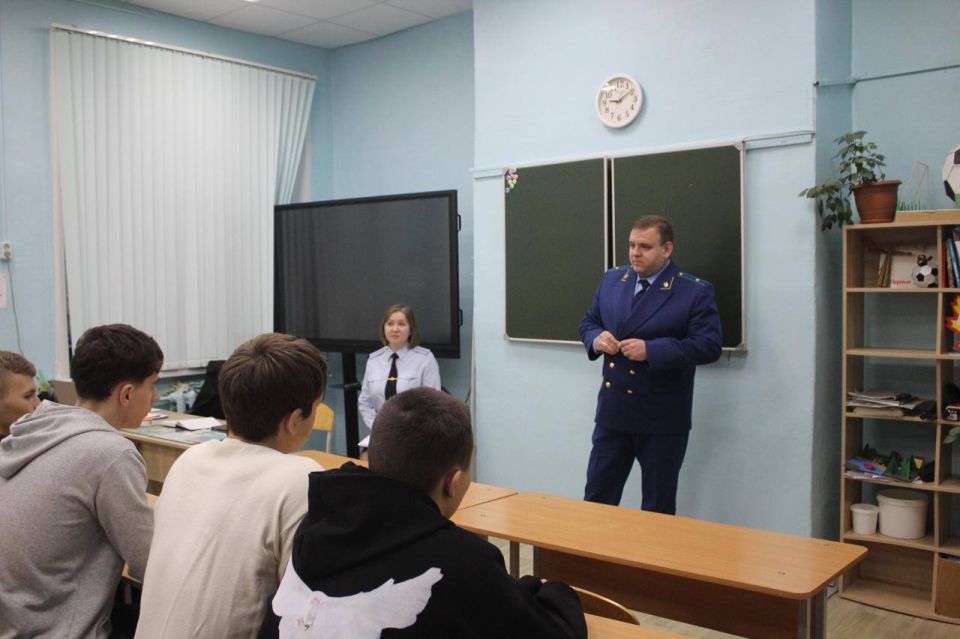 На прошедшей неделе стены школ на время превратились в аудитории правовой грамотности На прошедшей неделе стены школ на время превратились в аудитории правовой грамотности