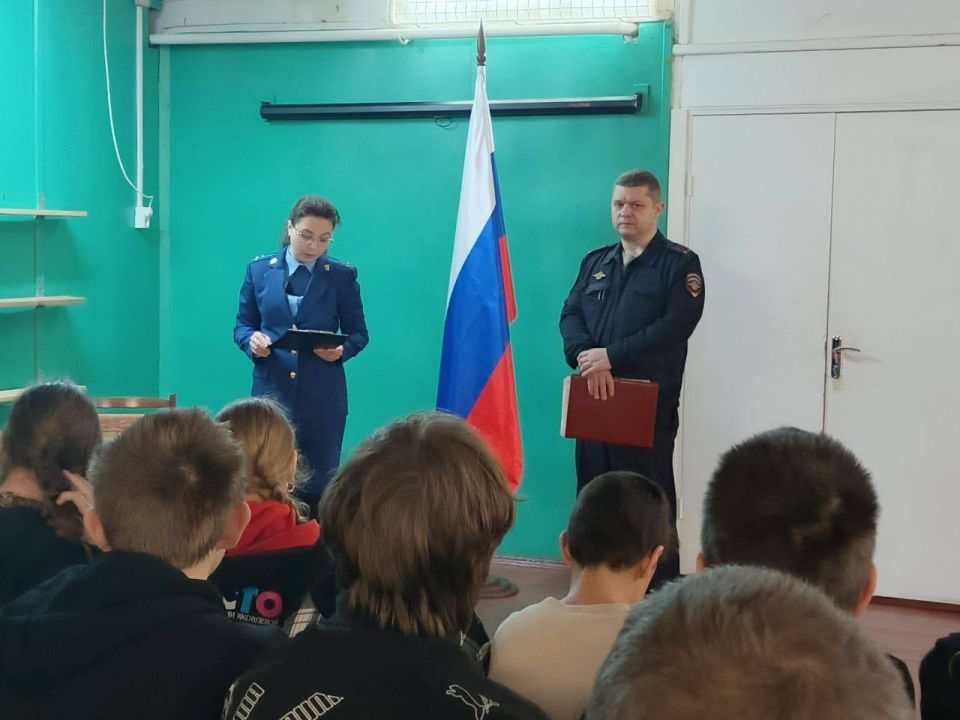 На прошедшей неделе стены школ на время превратились в аудитории правовой грамотности На прошедшей неделе стены школ на время превратились в аудитории правовой грамотности